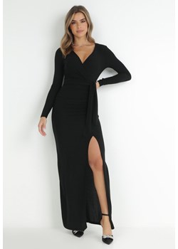 Czarna Sukienka Błyszcząca z Marszczeniem i Kopertowym Dekoltem Mimovia ze sklepu Born2be Odzież w kategorii Sukienki - zdjęcie 147025436