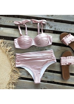Strój kąpielowy dwuczęściowy z satynowym materiałem - Różowy / M ze sklepu Maybella.pl w kategorii Stroje kąpielowe - zdjęcie 147241419