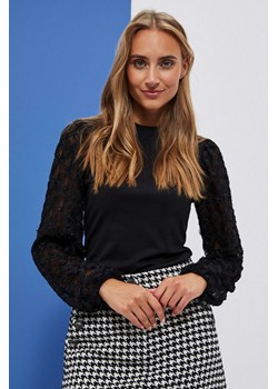Elegancka bluzka z ażurowymi rękawami ze sklepu Moodo.pl w kategorii Bluzki damskie - zdjęcie 147417715
