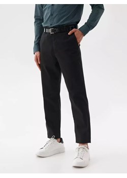 Spodnie typu chino z paskiem ze sklepu Top Secret w kategorii Spodnie męskie - zdjęcie 147439148
