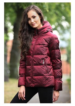 Krótka zimowa kurtka z kapturem Perso ze sklepu Eye For Fashion w kategorii Kurtki damskie - zdjęcie 147524835