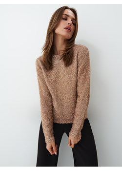 Mohito - Błyszczący sweter z okrągłym dekoltem - Beżowy ze sklepu Mohito w kategorii Swetry damskie - zdjęcie 147551628