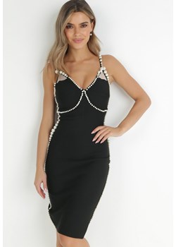 Czarna Sukienka Dopasowana z Perłami Aset ze sklepu Born2be Odzież w kategorii Sukienki - zdjęcie 147589897