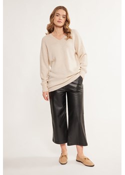 Gładki sweter o dłuższym kroju ze sklepu MONNARI w kategorii Swetry damskie - zdjęcie 147751606