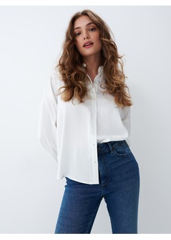 Mohito - Biała koszula - Biały ze sklepu Mohito w kategorii Koszule damskie - zdjęcie 147779059
