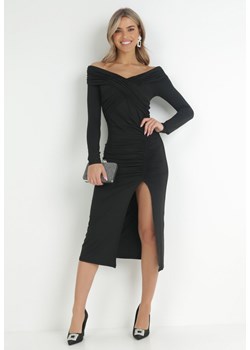 Czarna Dopasowana Sukienka z Marszczeniem Kivi ze sklepu Born2be Odzież w kategorii Sukienki - zdjęcie 147805519