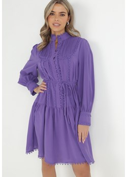 Fioletowa Sukienka ze Stójką i Koronkowymi Lamówkami Zelna ze sklepu Born2be Odzież w kategorii Sukienki - zdjęcie 147902137