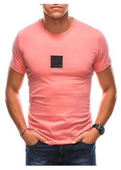 T-shirt męski z nadrukiem 1730S - koralowy ze sklepu Edoti w kategorii T-shirty męskie - zdjęcie 147911308