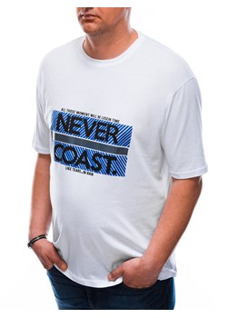 T-shirt męski z nadrukiem Plus Size 1608S - biały ze sklepu Edoti w kategorii T-shirty męskie - zdjęcie 147913395