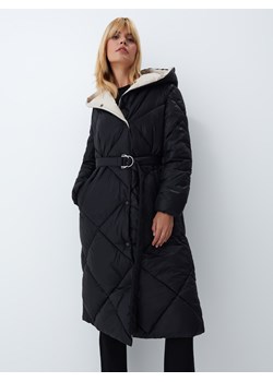 Mohito - Pikowany płaszcz - Czarny ze sklepu Mohito w kategorii Płaszcze damskie - zdjęcie 147940499