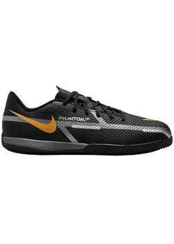Buty piłkarskie Nike Phantom GT2 Academy Ic Jr DC0816-007 czarne czarne ze sklepu ButyModne.pl w kategorii Buty sportowe dziecięce - zdjęcie 148004428