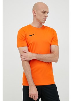Nike t-shirt treningowy kolor pomarańczowy gładki ze sklepu ANSWEAR.com w kategorii T-shirty męskie - zdjęcie 148019819