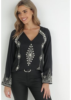 Czarna Bluzka z Ozdobnymi Haftami Nafte ze sklepu Born2be Odzież w kategorii Bluzki damskie - zdjęcie 148025976