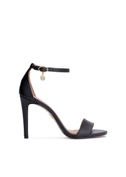 Klasyczne czarne sandały damskie z zakrytą piętą ze sklepu Kazar w kategorii Sandały damskie - zdjęcie 148070719
