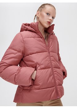 Cropp - Ocieplana kurtka z kapturem - różowy ze sklepu Cropp w kategorii Kurtki damskie - zdjęcie 148102899