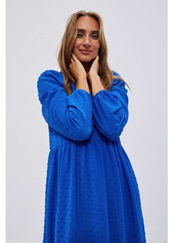 Sukienka z bufiastymi rękawami niebieska ze sklepu Moodo.pl w kategorii Sukienki - zdjęcie 148102979
