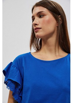 Bluzka z falbaną na ramionach ze sklepu Moodo.pl w kategorii Bluzki damskie - zdjęcie 148103119