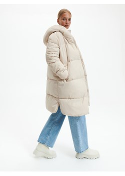 Reserved - Pikowany płaszcz - Beżowy ze sklepu Reserved w kategorii Kurtki damskie - zdjęcie 148108609