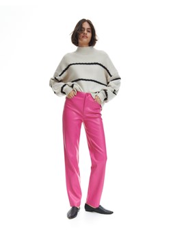Reserved - Spodnie z imitacji skóry - Różowy ze sklepu Reserved w kategorii Spodnie damskie - zdjęcie 148133168