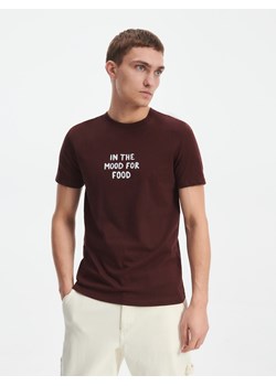 Reserved - T-shirt regular z nadrukiem - Bordowy ze sklepu Reserved w kategorii T-shirty męskie - zdjęcie 148349506