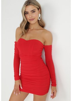Czerwona Dopasowana Sukienka Mini z Odkrytymi Ramionami Alillinus ze sklepu Born2be Odzież w kategorii Sukienki - zdjęcie 148351099