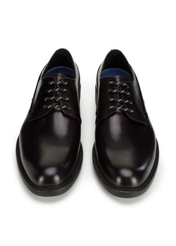 Męskie buty derby skórzane na grubej podeszwie czarne ze sklepu WITTCHEN w kategorii Buty eleganckie męskie - zdjęcie 148506729