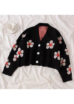 Zapinany Sweter Z Kwiatowym Motywem ze sklepu ParinePL w kategorii Swetry damskie - zdjęcie 148588675