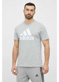 adidas t-shirt bawełniany Essentials kolor szary z nadrukiem IC9350 ze sklepu ANSWEAR.com w kategorii T-shirty męskie - zdjęcie 148696658