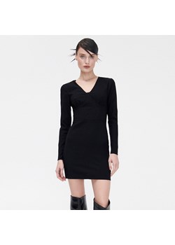 Cropp - Czarna sukienka z długim rękawem - Czarny ze sklepu Cropp w kategorii Sukienki - zdjęcie 148984696