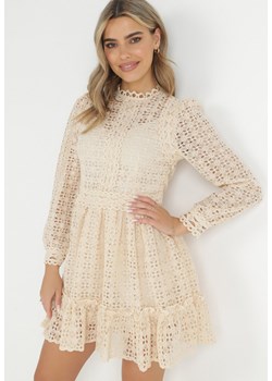 Jasnobeżowa Koronkowa Sukienka Mini z Falbanką Kamari ze sklepu Born2be Odzież w kategorii Sukienki - zdjęcie 149066215