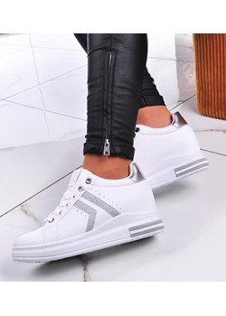 Białe trampki sneakersy na niskim koturnie /C6-3 13013 T593/ ze sklepu Pantofelek24.pl w kategorii Buty sportowe damskie - zdjęcie 149072406