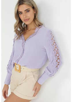Jasnofioletowa Koszula z Koronkowym Rękawem i Dekoltem Audrina ze sklepu Born2be Odzież w kategorii Koszule damskie - zdjęcie 149194308