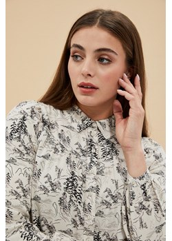 Wzorzysta koszula w kolorze beżowym ze sklepu Moodo.pl w kategorii Koszule damskie - zdjęcie 149194665
