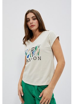 Bawełniany t-shirt z napisem piaskowy ze sklepu Moodo.pl w kategorii Bluzki damskie - zdjęcie 149217929