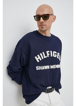 Tommy Hilfiger bluza x Shawn Mendes męska kolor granatowy z aplikacją ze sklepu ANSWEAR.com w kategorii Bluzy męskie - zdjęcie 149403979