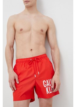 Calvin Klein szorty kąpielowe kolor czerwony ze sklepu ANSWEAR.com w kategorii Kąpielówki - zdjęcie 149462849