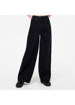 Cropp - Czarne jeansy wide leg - Czarny ze sklepu Cropp w kategorii Jeansy damskie - zdjęcie 149505675
