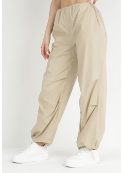 Beżowe Spodnie Spadochronowe ze Stoperami Wakely ze sklepu Born2be Odzież w kategorii Spodnie damskie - zdjęcie 149507666