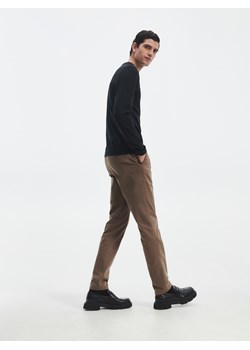Reserved - Bawełniane chinosy - Beżowy ze sklepu Reserved w kategorii Spodnie męskie - zdjęcie 149514307