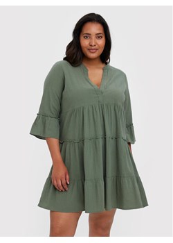 Vero Moda Curve Sukienka codzienna Giana 10266024 Zielony Regular Fit ze sklepu MODIVO w kategorii Sukienki - zdjęcie 149723827
