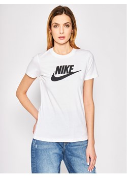 Nike T-Shirt Essential BV6169 Biały Regular Fit ze sklepu MODIVO w kategorii Bluzki damskie - zdjęcie 150158166