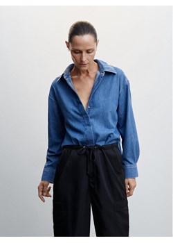Mango Koszula jeansowa Cris 37067769 Niebieski Oversize ze sklepu MODIVO w kategorii Koszule damskie - zdjęcie 150188045