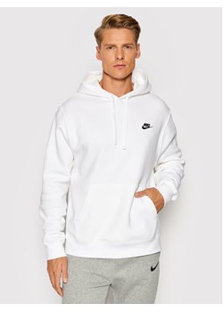 Nike Bluza Sportswear Club Fleece BV2854 Biały Standard Fit ze sklepu MODIVO w kategorii Bluzy męskie - zdjęcie 150311395