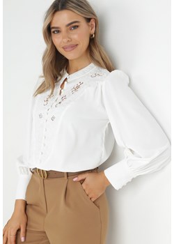Biała Bluzka z Haftem Nardos ze sklepu Born2be Odzież w kategorii Bluzki damskie - zdjęcie 150691788