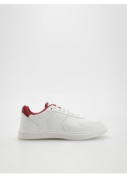 Reserved - Sneakersy z kontrastową wstawką - Biały ze sklepu Reserved w kategorii Buty sportowe męskie - zdjęcie 150707558