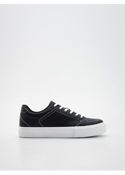 Reserved - Klasyczne Sneakersy - Czarny ze sklepu Reserved w kategorii Trampki męskie - zdjęcie 150707838