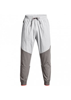 Męskie spodnie treningowe UNDER ARMOUR UA RUSH LEGACY WOVEN PANT ze sklepu Sportstylestory.com w kategorii Spodnie męskie - zdjęcie 150727038