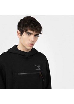 Męska bluza dresowa nierozpinana z kapturem DIADORA HOODIE SWEAT DRIFT - czarna ze sklepu Sportstylestory.com w kategorii Bluzy męskie - zdjęcie 150766219