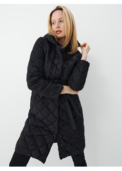 Mohito - Pikowany płaszcz z wiązaniem w talii - Czarny ze sklepu Mohito w kategorii Płaszcze damskie - zdjęcie 150868136