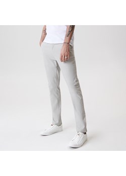 Sinsay - Spodnie chino - Kremowy ze sklepu Sinsay w kategorii Spodnie męskie - zdjęcie 150870225